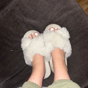 Very Worn Women’s Slippers